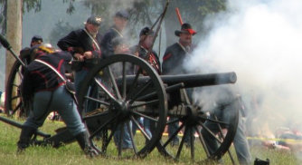 10 pound American Civil War cannon firing